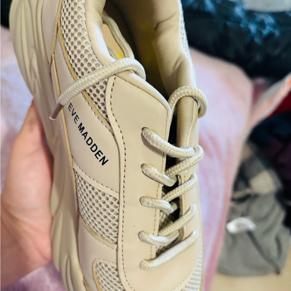 Tan color steve madden shoes